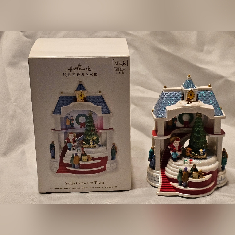 Hallmark ornaments santa comes to town magic